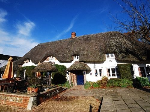 The Hatchet Inn Chute 외부 사진
