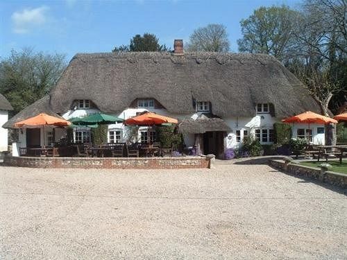 The Hatchet Inn Chute 외부 사진
